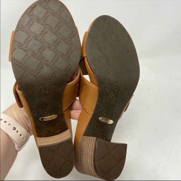 Vionic LORNE SLIDE SANDAL Saddle - Picture 2 of 8